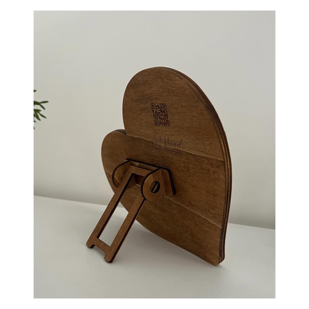 Love Frame – Cornice a Cuore in Legno Artigianale